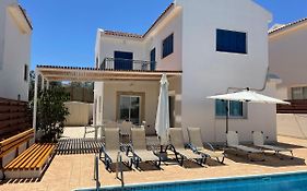 Sol Y Mar Malama Villa